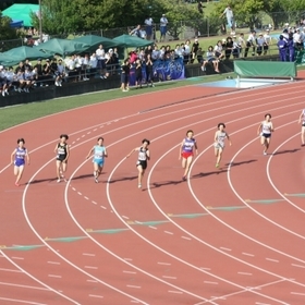 女子200m